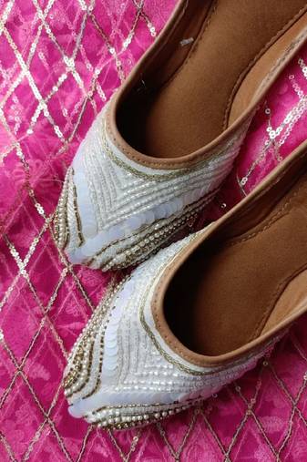 White v pearl flats