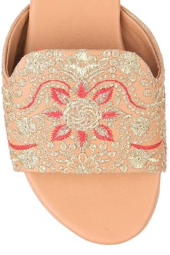 Beige thread work slider flats