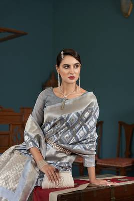 Grey Faux Organza Ethnic Motifs Thread Design Zari Saree With Blouse 3