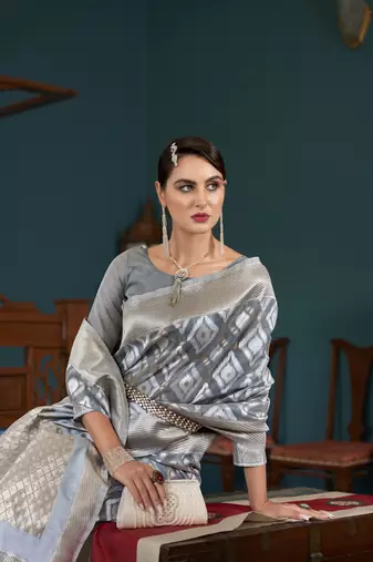 Grey Faux Organza Ethnic Motifs Thread Design Zari Saree With Blouse
