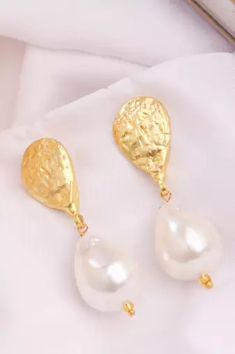 Handcrafted natural drop studs