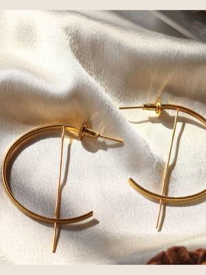 Minimalist gold plated geometric earring 3
