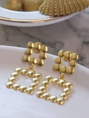 Matte gold plated square earring 3
