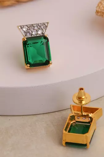 Elegant bottle green studs
