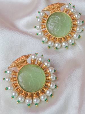 Traditional gold plated pista craving studs 3