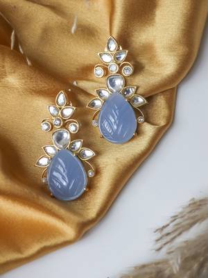 Elegant carving cornflower blue stone earring 1