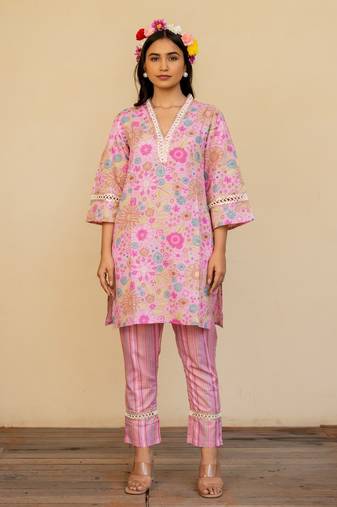 Women's Pink Blue Regular Fit Cotton Floral Foil Printed Kurta With Pant