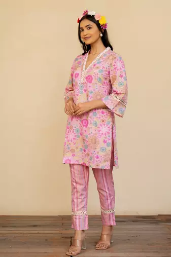 Women's Pink Blue Regular Fit Cotton Floral Foil Printed Kurta With Pant