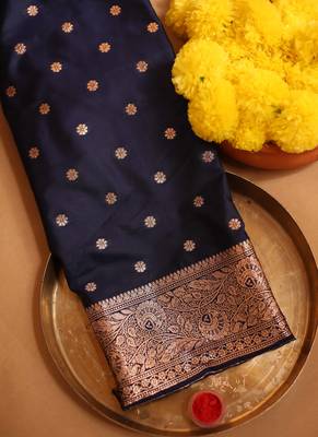 Navy blue zari woven saree with floral motifs and grand border 4