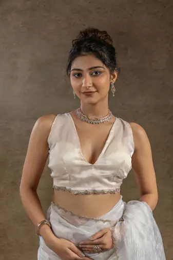 white woven tissue crush one minute saree