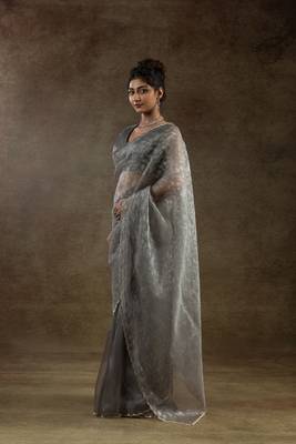grey woven tissue crush one minute saree 3