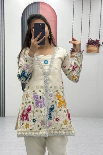 Off White Tissue Silk Heavy Embroidery Thread Sequence Work & Beats Work Lace Border Cord Set For Girls
