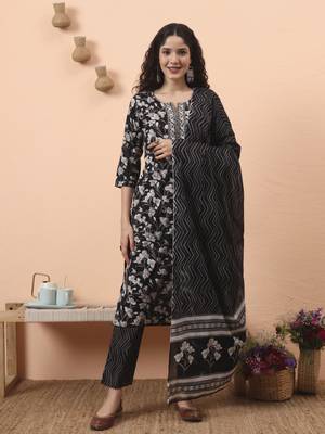black pure cotton thared work kurta dupatta pant set 1