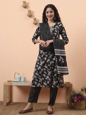 black pure cotton thared work kurta dupatta pant set 5