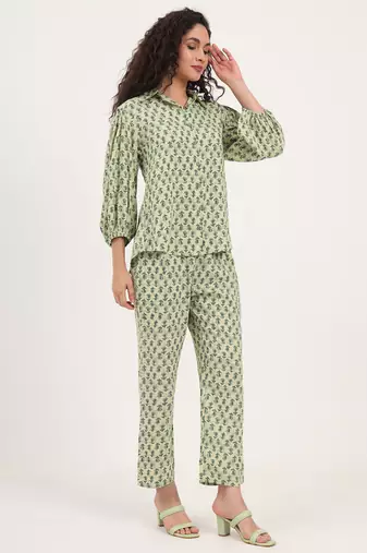 Divena green floral print rayon fabric  shirts pant with crop top three piece set