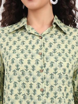 Divena green floral print rayon fabric  shirts pant with crop top three piece set 4