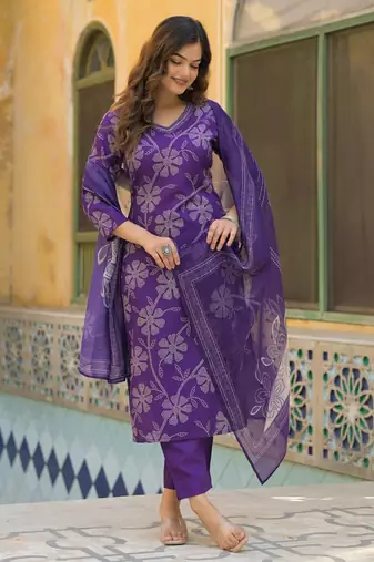 Women purple rayon blend bandhani printed straight kurta trouser with dupatta