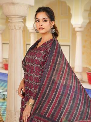 Women pink rayon blend floral printed a-line kurta palazzo with dupatta 1