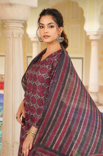 Women pink rayon blend floral printed a-line kurta palazzo with dupatta