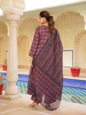 Women pink rayon blend floral printed a-line kurta palazzo with dupatta 4