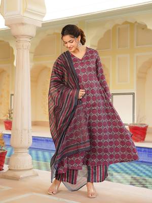 Women pink rayon blend floral printed a-line kurta palazzo with dupatta 5