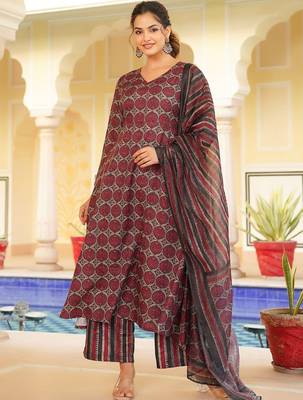 Women red rayon blend floral printed a-line kurta palazzo with dupatta 1
