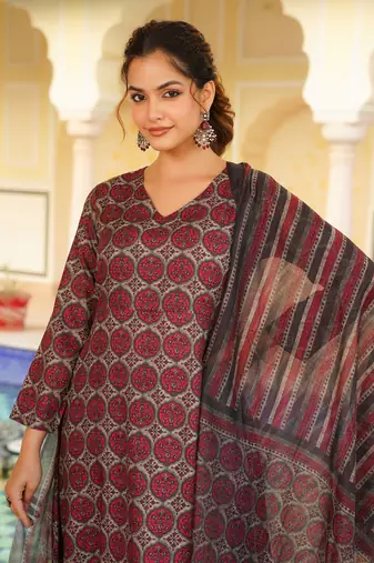 Women red rayon blend floral printed a-line kurta palazzo with dupatta