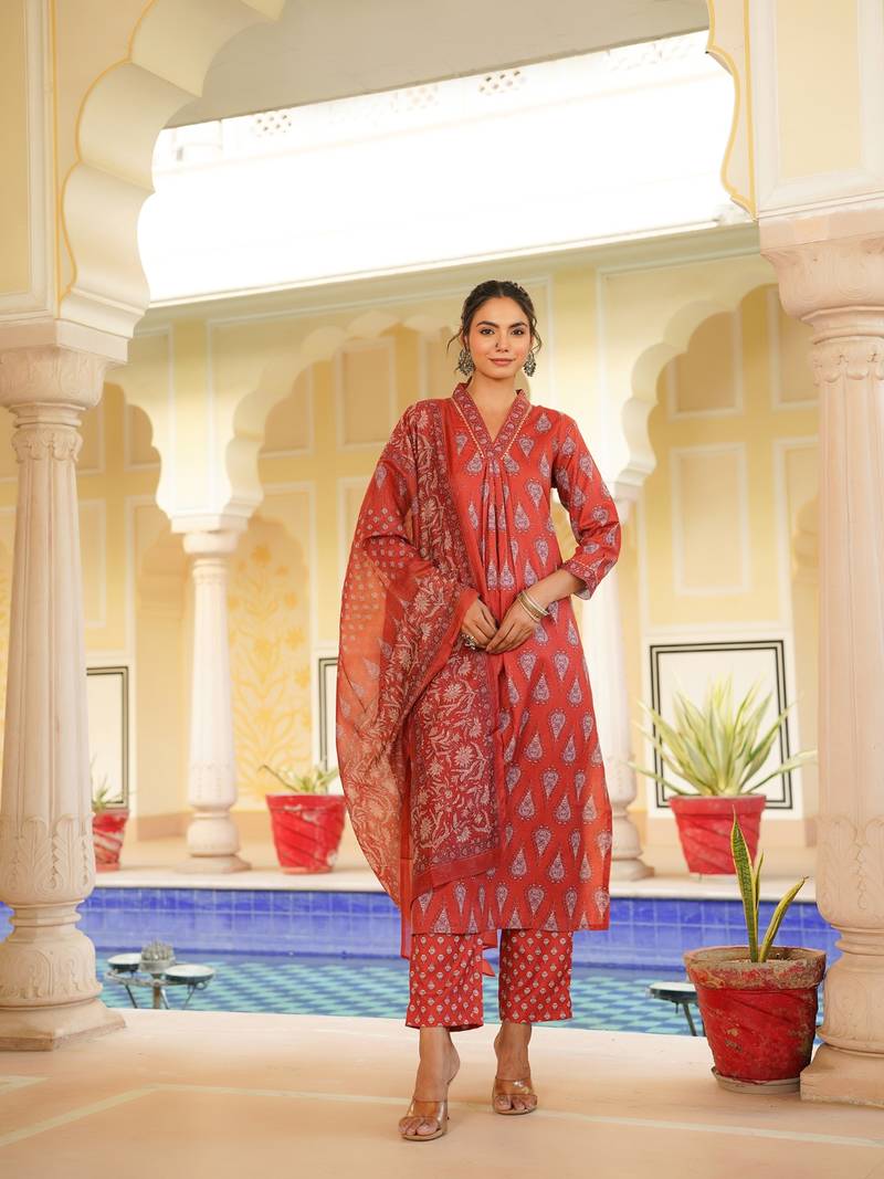 Women red rayon blend floral printed straight kurta trouser with dupatta