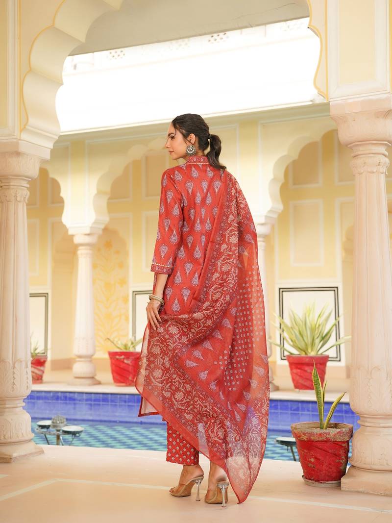 Women red rayon blend floral printed straight kurta trouser with dupatta