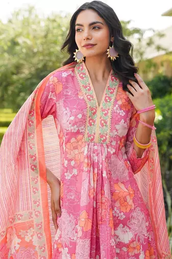 Women pink rayon blend floral printed a-line kurta palazzo with dupatta