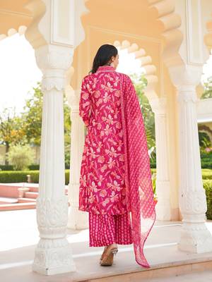 Women pink rayon blend floral printed a-line kurta palazzo with dupatta 4