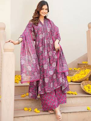 Women pink rayon blend floral printed a-line kurta palazzo with dupatta 5