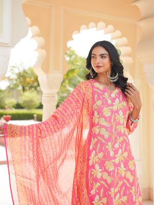 Women pink rayon blend floral printed a-line kurta palazzo with dupatta 2