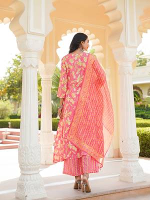 Women pink rayon blend floral printed a-line kurta palazzo with dupatta 4