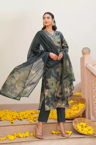 Women green rayon blend floral printed straight kurta trouser with dupatta