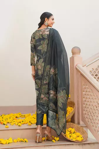 Women green rayon blend floral printed straight kurta trouser with dupatta