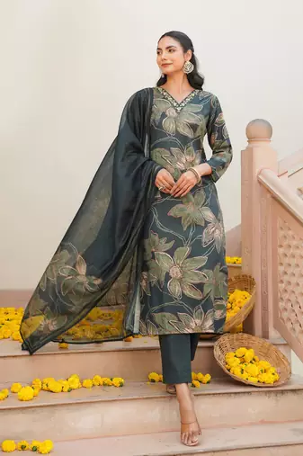 Women green rayon blend floral printed straight kurta trouser with dupatta