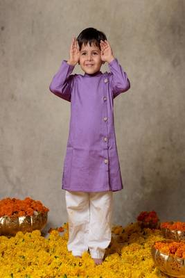 Lavender hand embroidred kurta 2