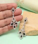 Glossy black color fashion earrings