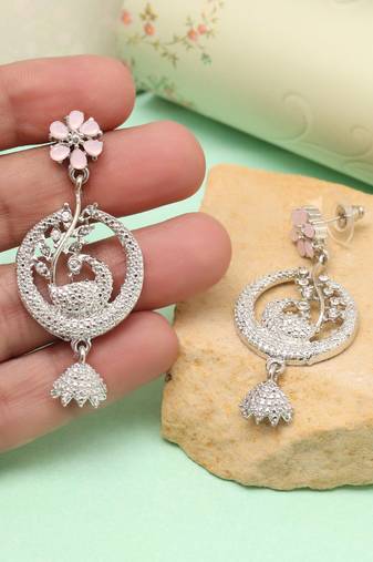 Soft pink color fashion earrings