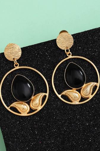 Sleek black color amrapali earrings