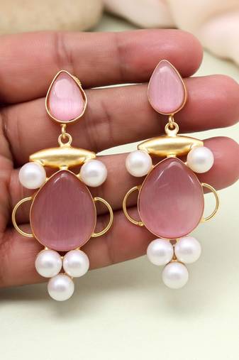 Stylish pink color amrapali earrings