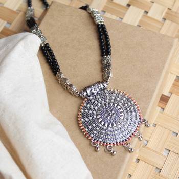 Dana chakra embossed necklace 1