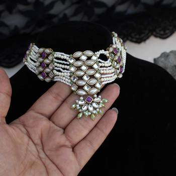 Pearl twirl choker 4