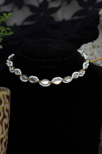 Maar-quise necklace