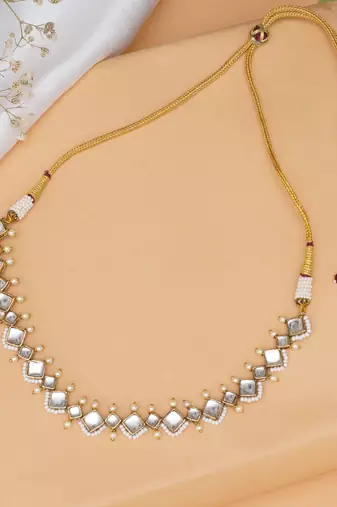 V   s square necklace