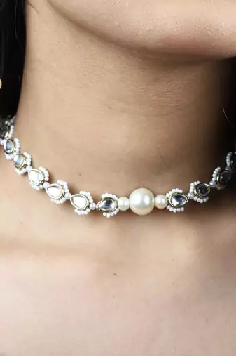 Pear wear necklace