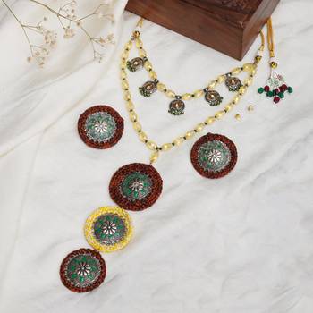 Rustic floral motif hand crochet necklace with matching earrings 3