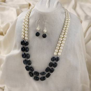 Black sotnes & white pearls layered necklace with matching earrings 1