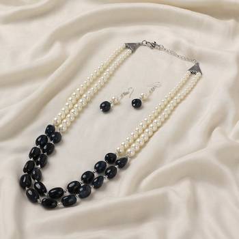 Black sotnes & white pearls layered necklace with matching earrings 2